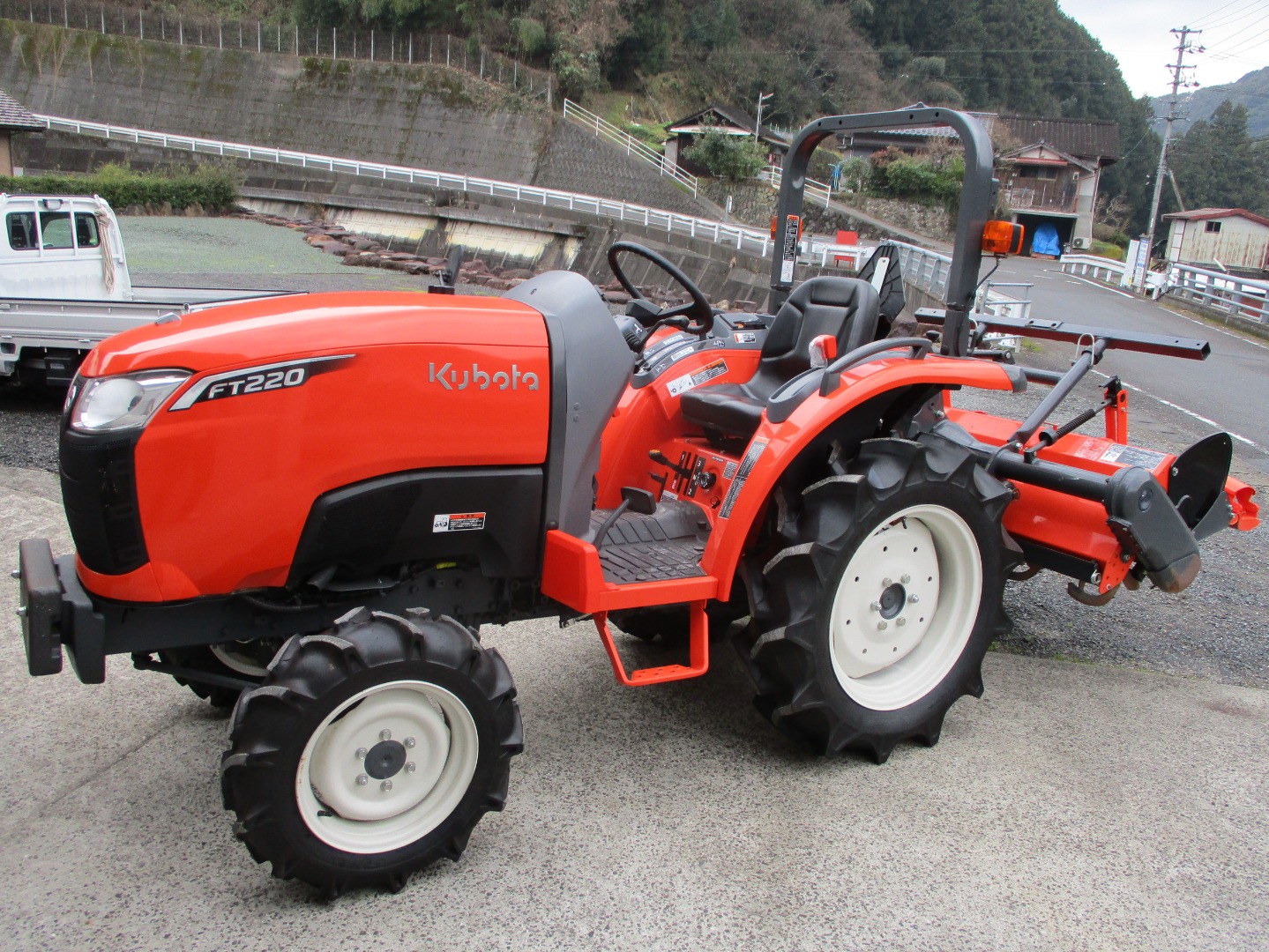 トラクター 中古新品農機販売 買取なら愛媛県西予市 しろかわ農機株式会社 トラクター 中古新品農機販売 買取なら愛媛県西予市 しろかわ農機株式会社